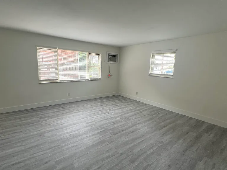 444 Stanley Ave #1 — Photo 6