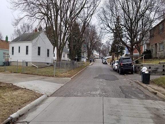4th image of 6135 S 33rd Ave