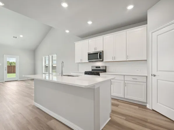 10644 Tuccenen Dr, Fort Worth, TX 76179