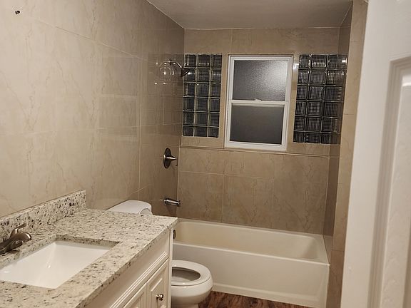 3rd image of 5380 Barton Dr #A