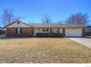 10014 E 33rd Pl, Tulsa, OK 74146