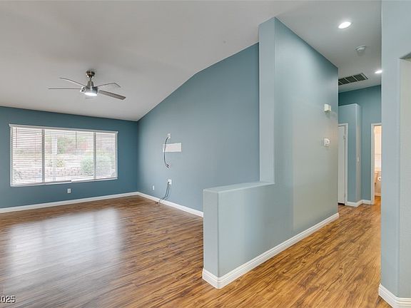 4th image of 709 Heritage Point Dr