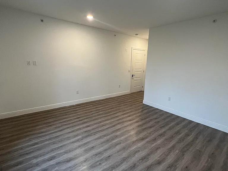 211 Baldwin Ave #207 — Photo 7