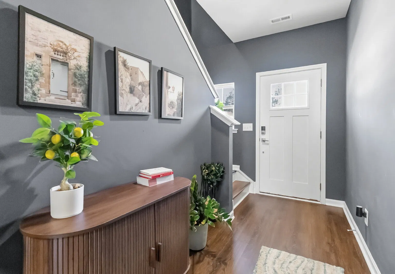3 bed, 3.5 bath, 1564 sqft, $2,500 — Photo 4