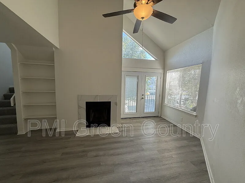 2 bed, 2.0 bath, 1100 sqft, $995 — Photo 1
