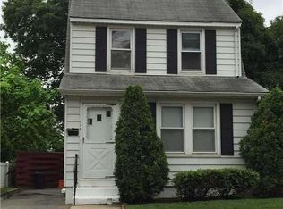 108 Syracuse St, Williston Park, NY 11596