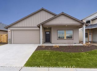 2992 NW Dogwood Ave, Redmond, OR 97756