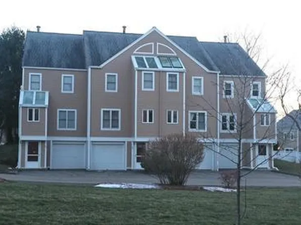 27 Camelot Dr, Worcester, MA