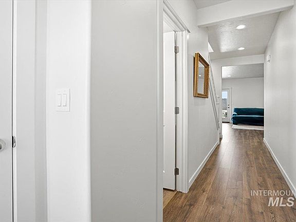 5th image of 3434 S Garibaldi Pl