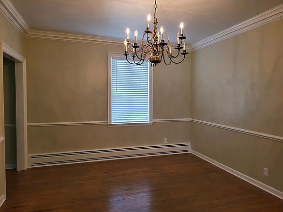 3rd image of 1502 S Dogwood Dr