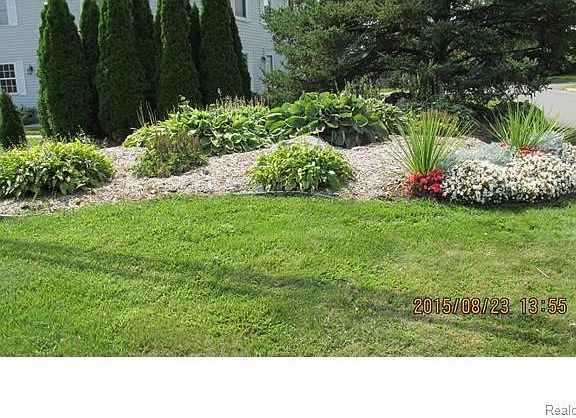 5th image of 264 Aqueduct Dr #1