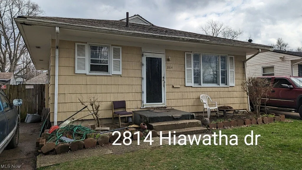2814 Hiawatha St photo 1
