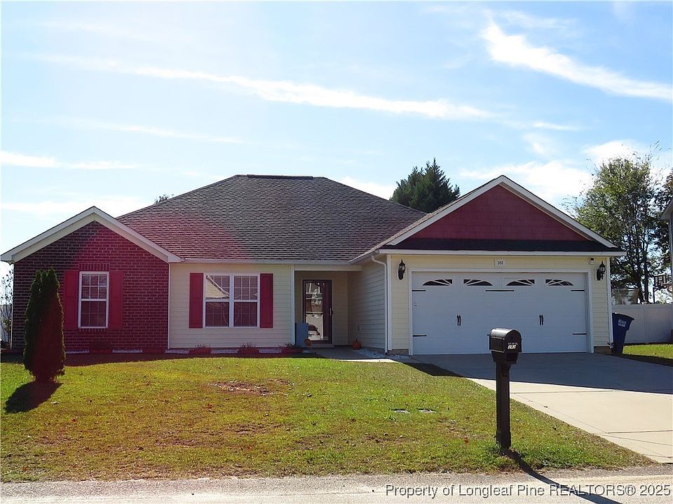 1st image of 202 Crestwood Ln