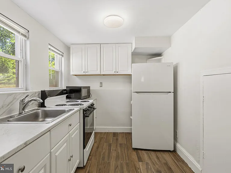 7126 Carroll Ave #4 — Photo 5