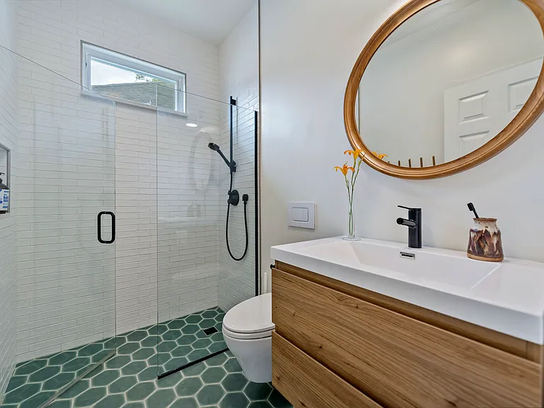 1014 Onslow St — Photo 7