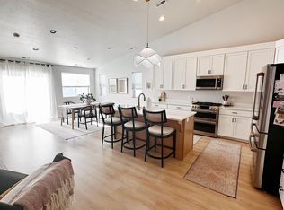 3355 S Cooper St, Syracuse, UT 84075
