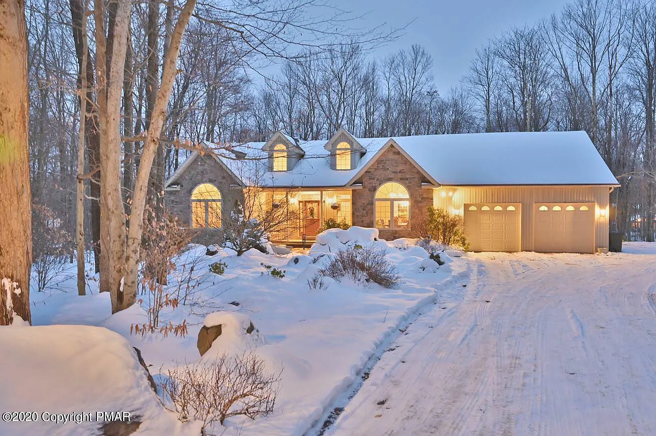 208 Rhodora Ln photo 1