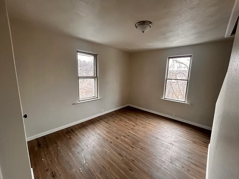 268 Seneca St — Photo 7