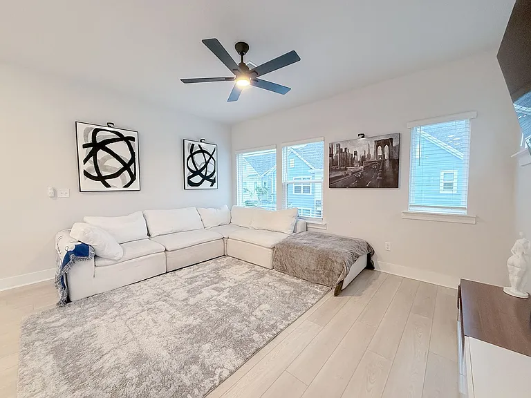 11102 Quantum Ct — Photo 1