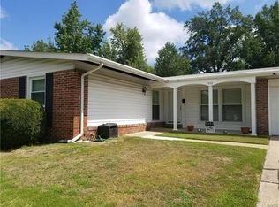 1550 Balmoral Dr, Florissant, MO 63033
