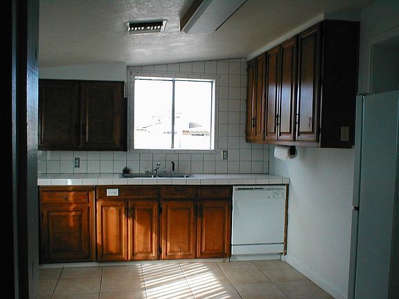 1209 KITCHEN