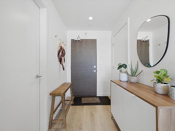3rd image of 200 Nelsons Cres #802