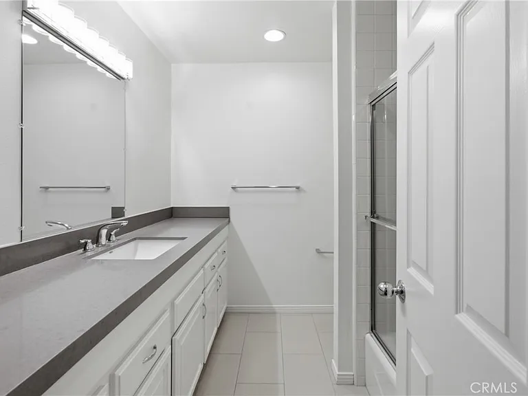 5200 White Oak Ave #36 — Photo 24