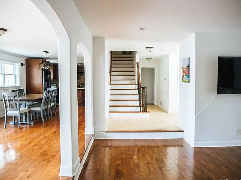 1932 Lake Lucerne Dr — Photo 10