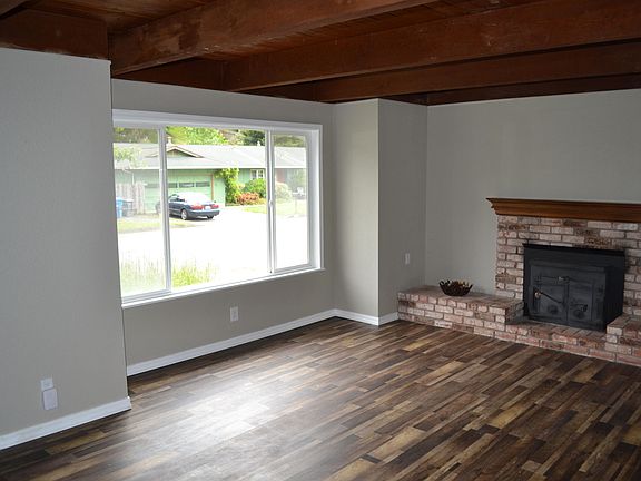 4th image of 6948 London Dr