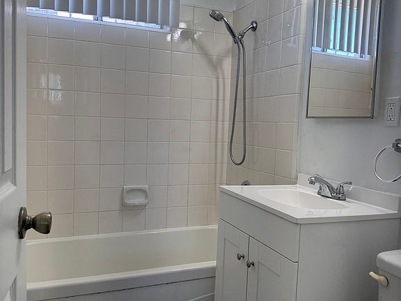 3rd image of 1525 W 226th St #1523