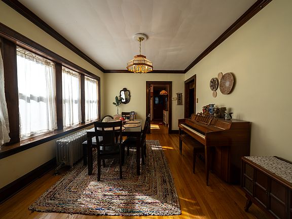 Dinning furnished
