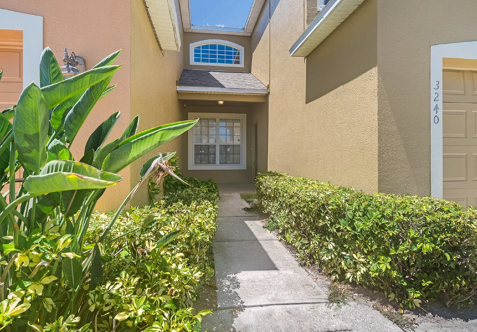 4 bed, 2.5 bath, 2044 sqft, $2,900 — Photo 4