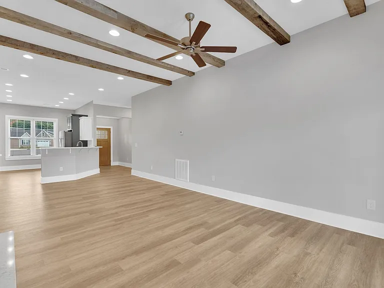 Wilson Knob View Condominiums — Photo 11