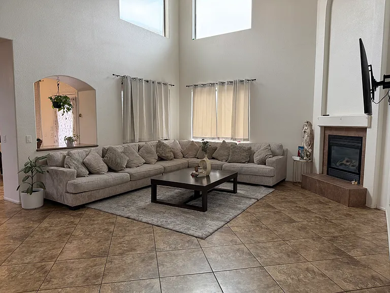 4521 W Magdalena Ln — Photo 3