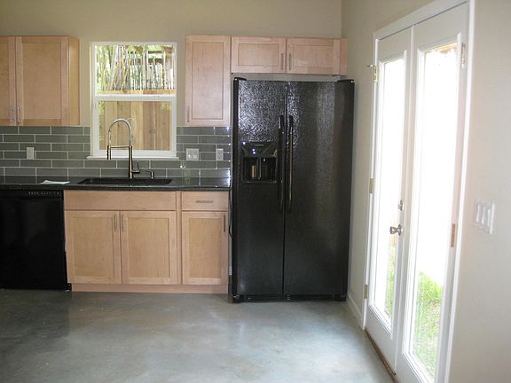 5th image of 5312 Roosevelt Ave