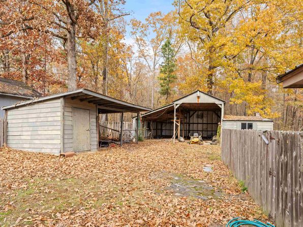 8200 President Cir, Pine Bluff, AR 71603