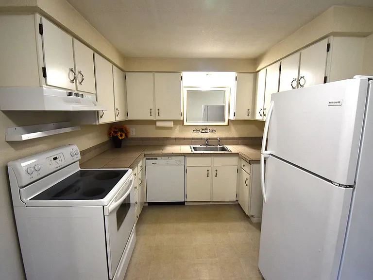 750 Walker Rd — Photo 5