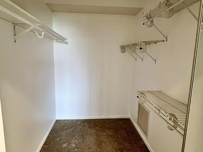 108 Half Moon Cir #B3 — Photo 16
