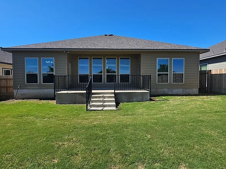 716 Glenstone Dr — Photo 11