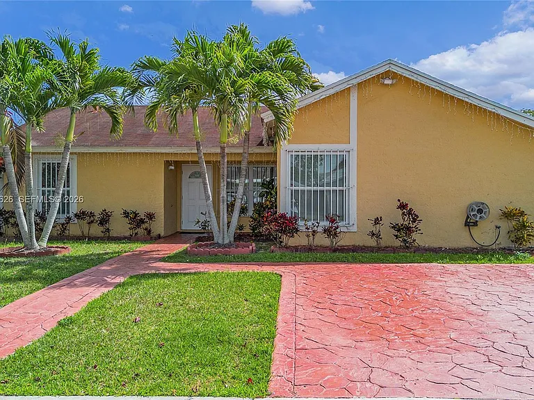 12622 SW 211th Ter — Photo 33