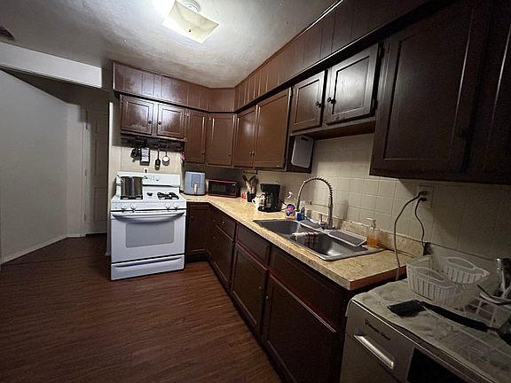 3rd image of 41 Circle Dr