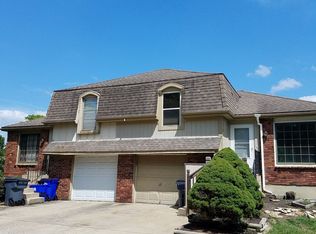 708 S Wood Ln, Olathe, KS 66062