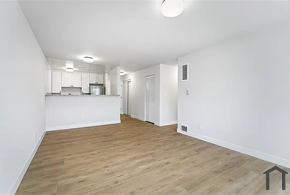 1922 S Hobart Blvd #9 — Photo 19