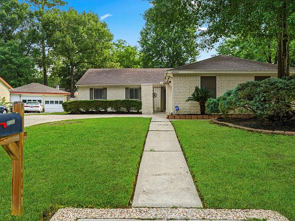3rd image of 25402 Pepper Ridge Ln