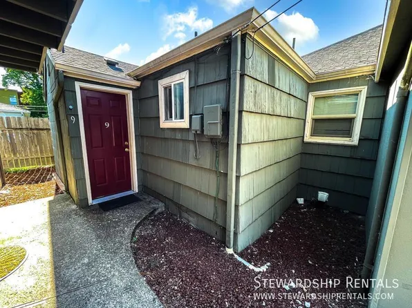 1793 Patterson Aly APT 9, Eugene, OR 97401