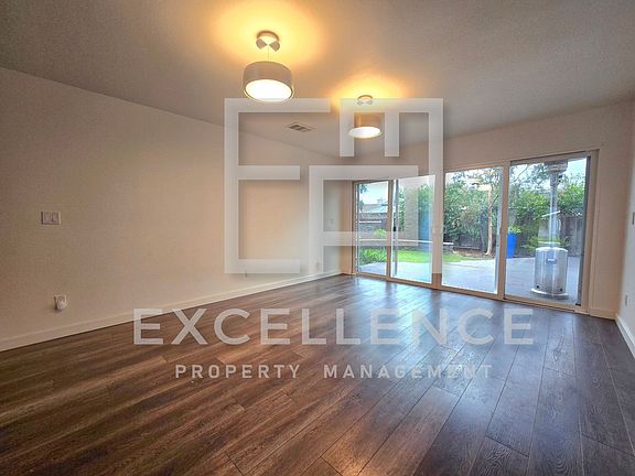 3rd image of 347 Pineview Dr