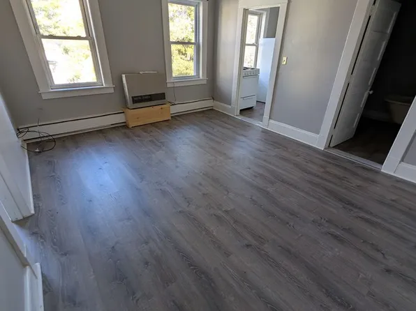 10 Arch St #7, Laconia, NH 03246