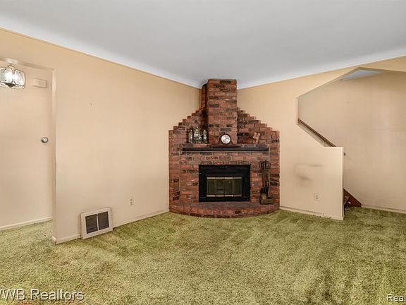 4th image of 20900 Bon Heur St