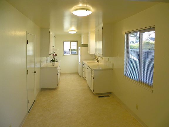 4th image of 732 Pine St #B