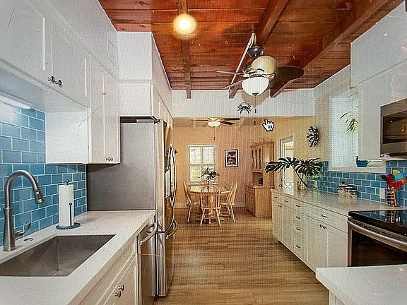 5th image of 28 Tarpon Ave